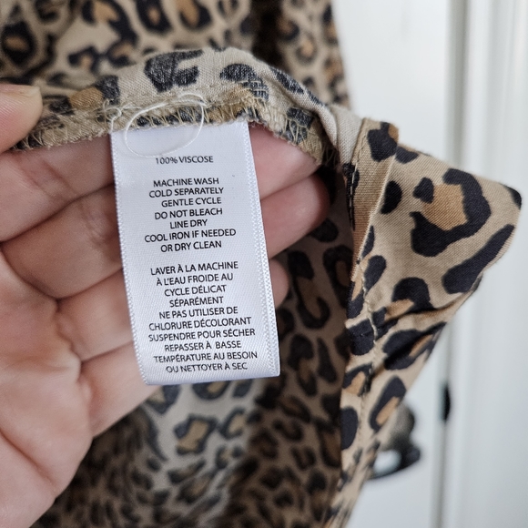 Beach Lunch Lounge Brown Leopard Animal Print Button Up Blouse Size Large - Picture 8 of 8